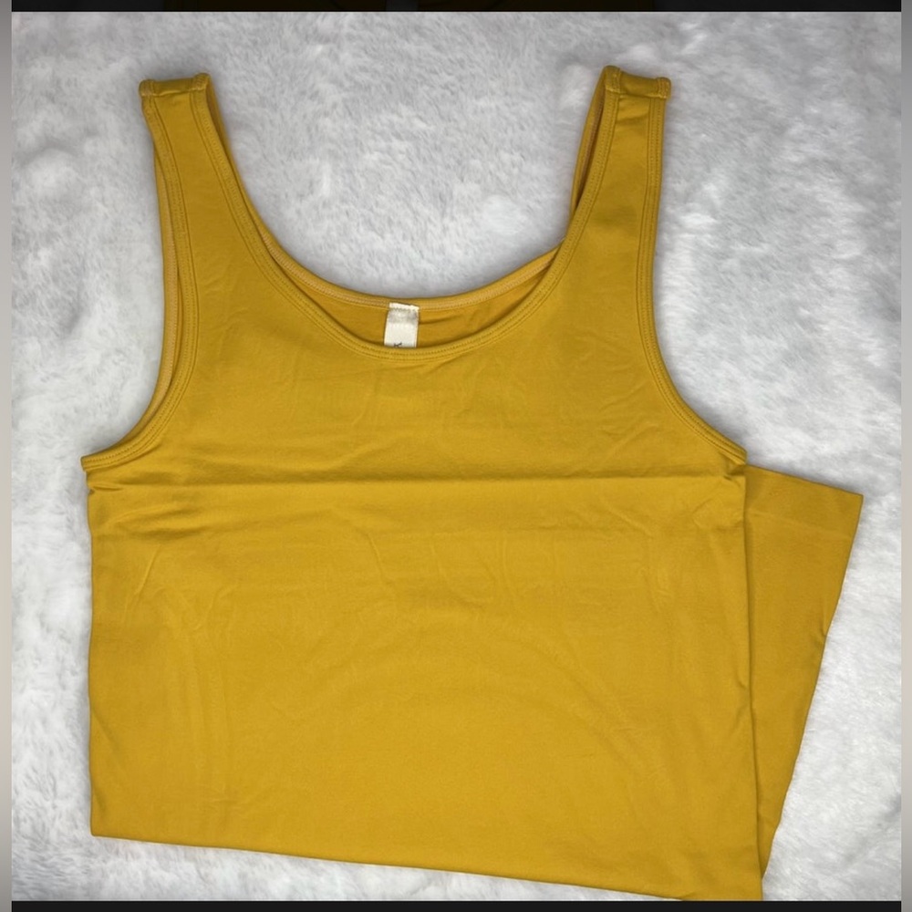 Yahada Mustard Seamless Tank New
One Size Fits Small to 2X New 92% Nylon 8%Span